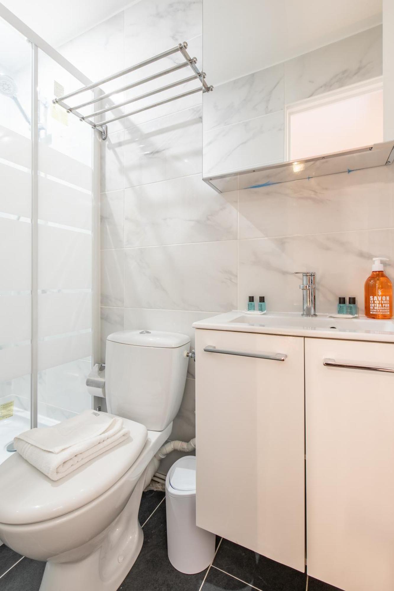 Spacious And Bright 2-Bedroom Large Apartment Very Close To Paris - Near Metro Boulogne-Billancourt Buitenkant foto