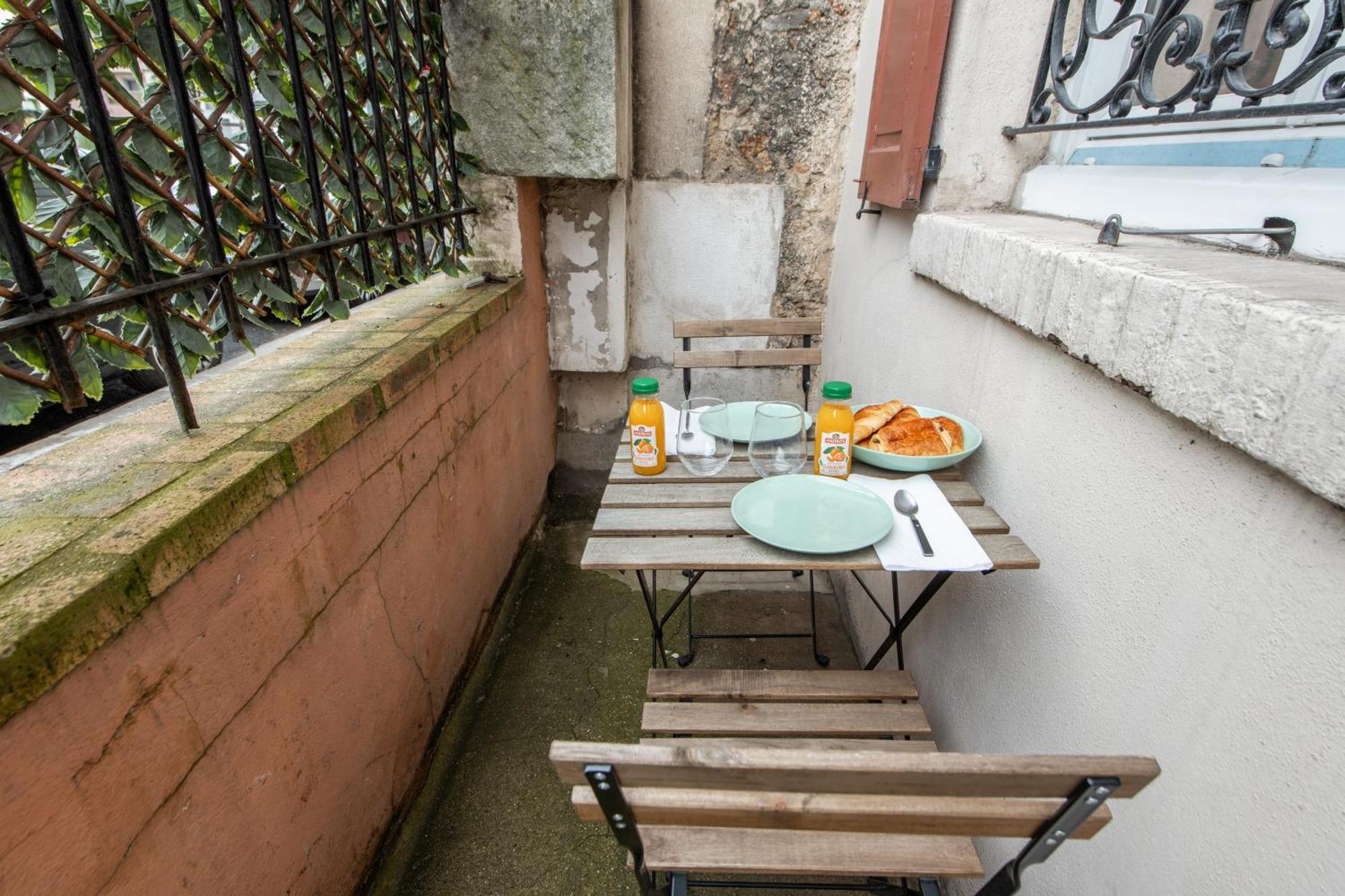 Spacious And Bright 2-Bedroom Large Apartment Very Close To Paris - Near Metro Boulogne-Billancourt Buitenkant foto